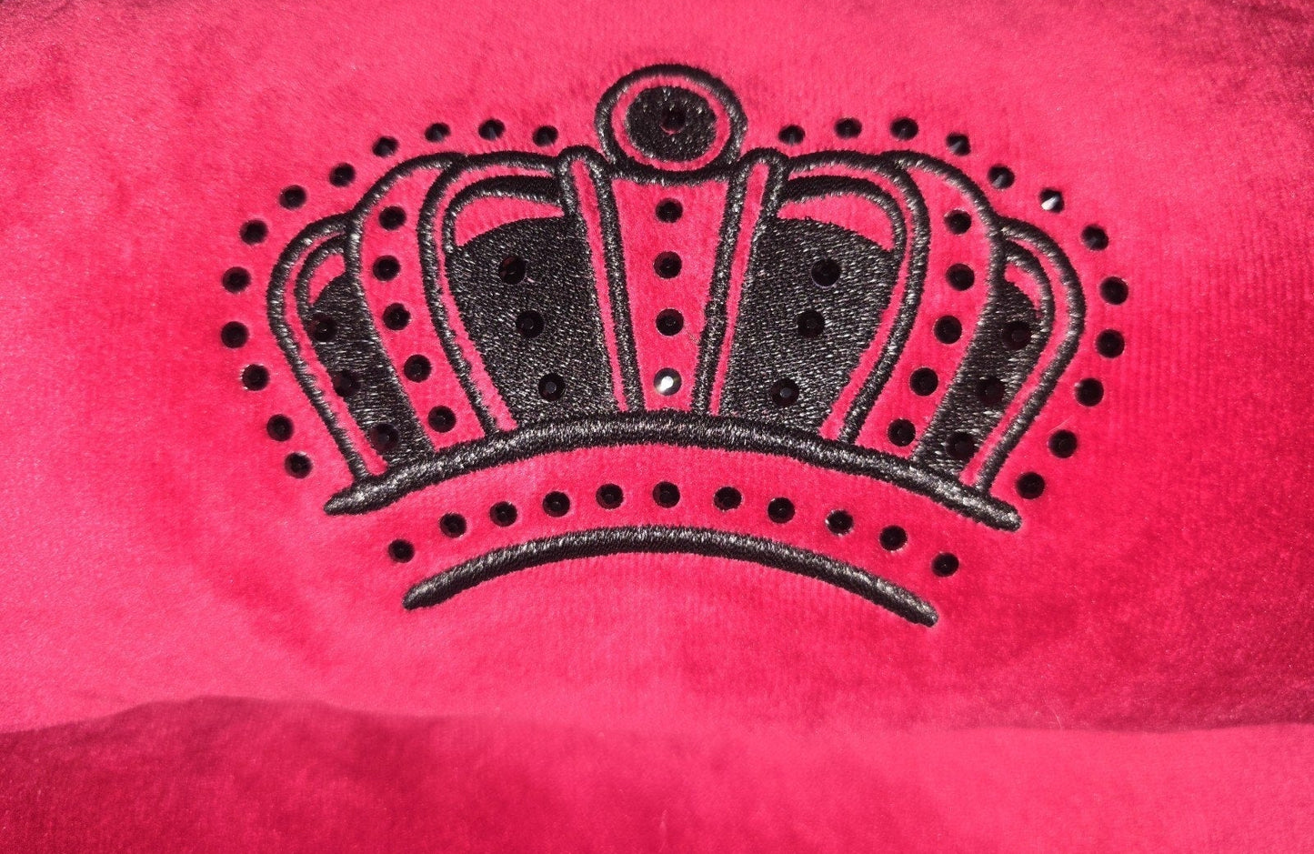 Juicy Couture Crown Bling Hot Pink Pet Bed – Medium (28" x 18" x 10") 👑