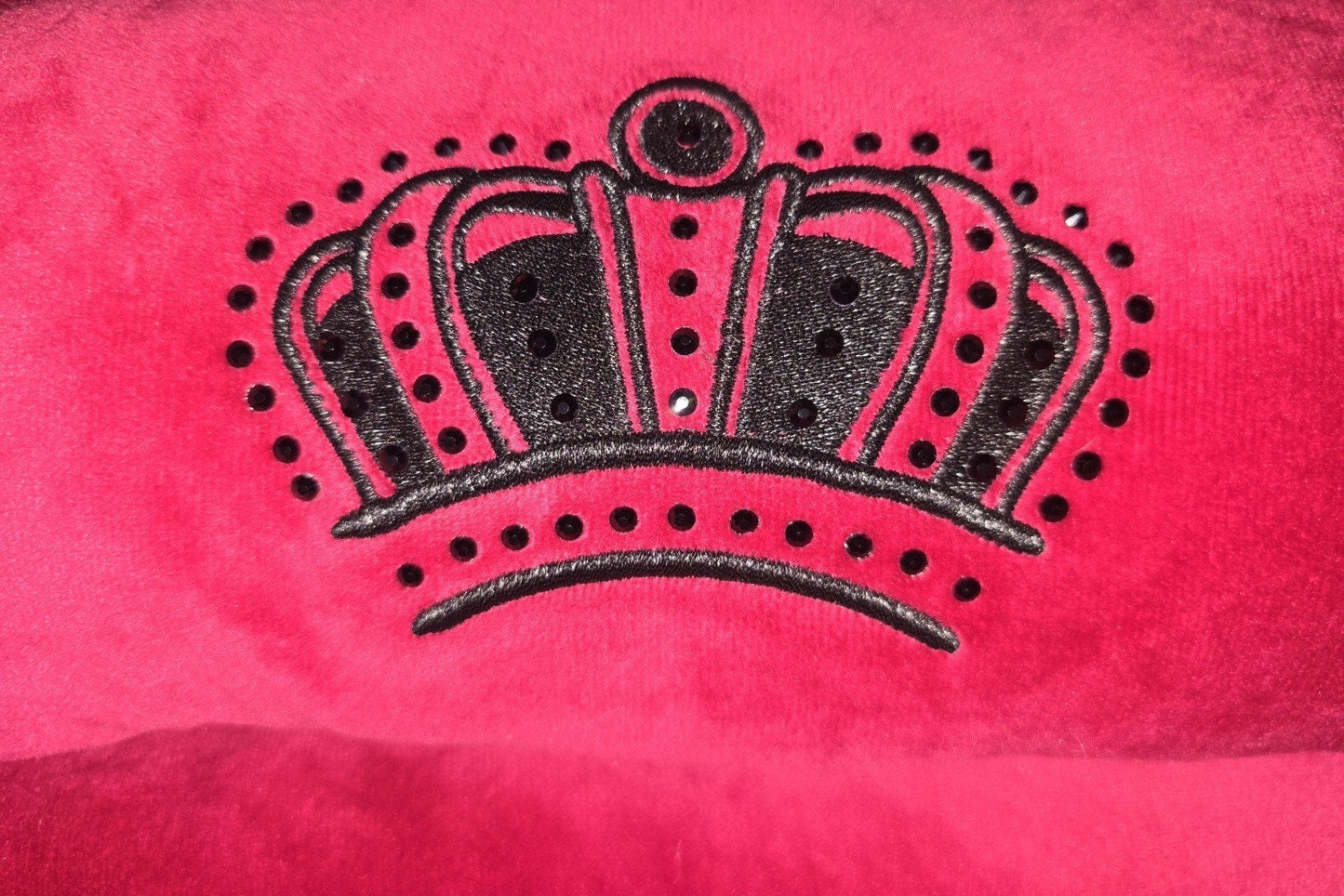 Juicy Couture Crown Bling Hot Pink Pet Bed – Small/Medium (24" x 14" x 8")👑