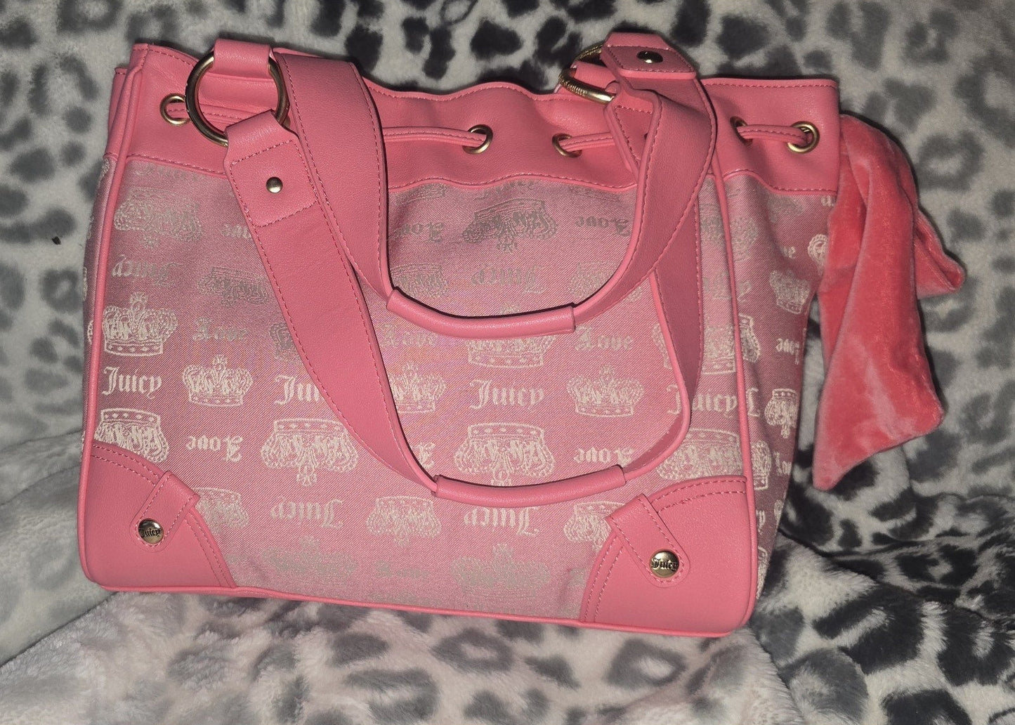 Juicy Couture Crown Vintage Couture Daydreamer Tote – Pink Lemonade