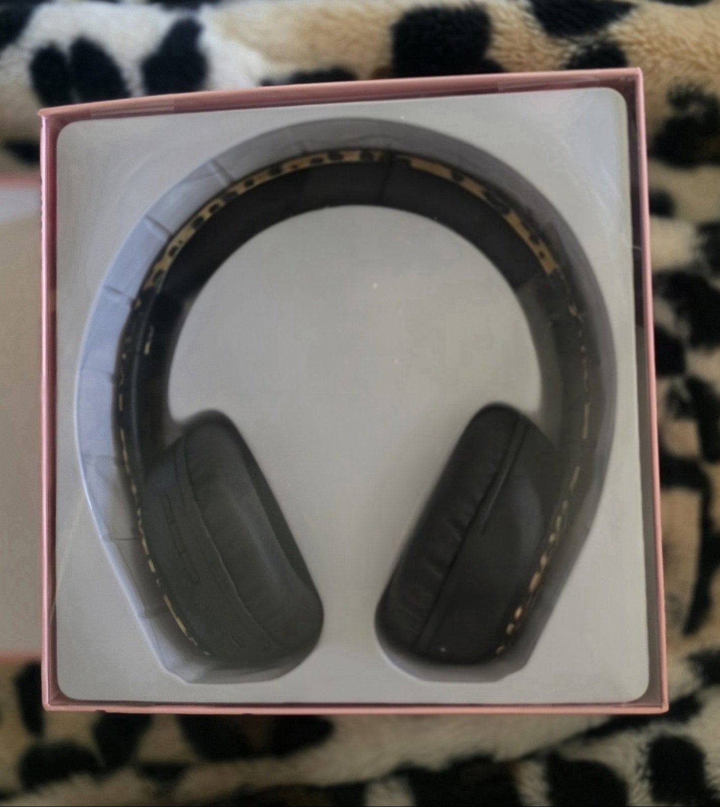 Juicy Couture Wireless Bluetooth Over Ear Headphones Leopard Print Lightweight
