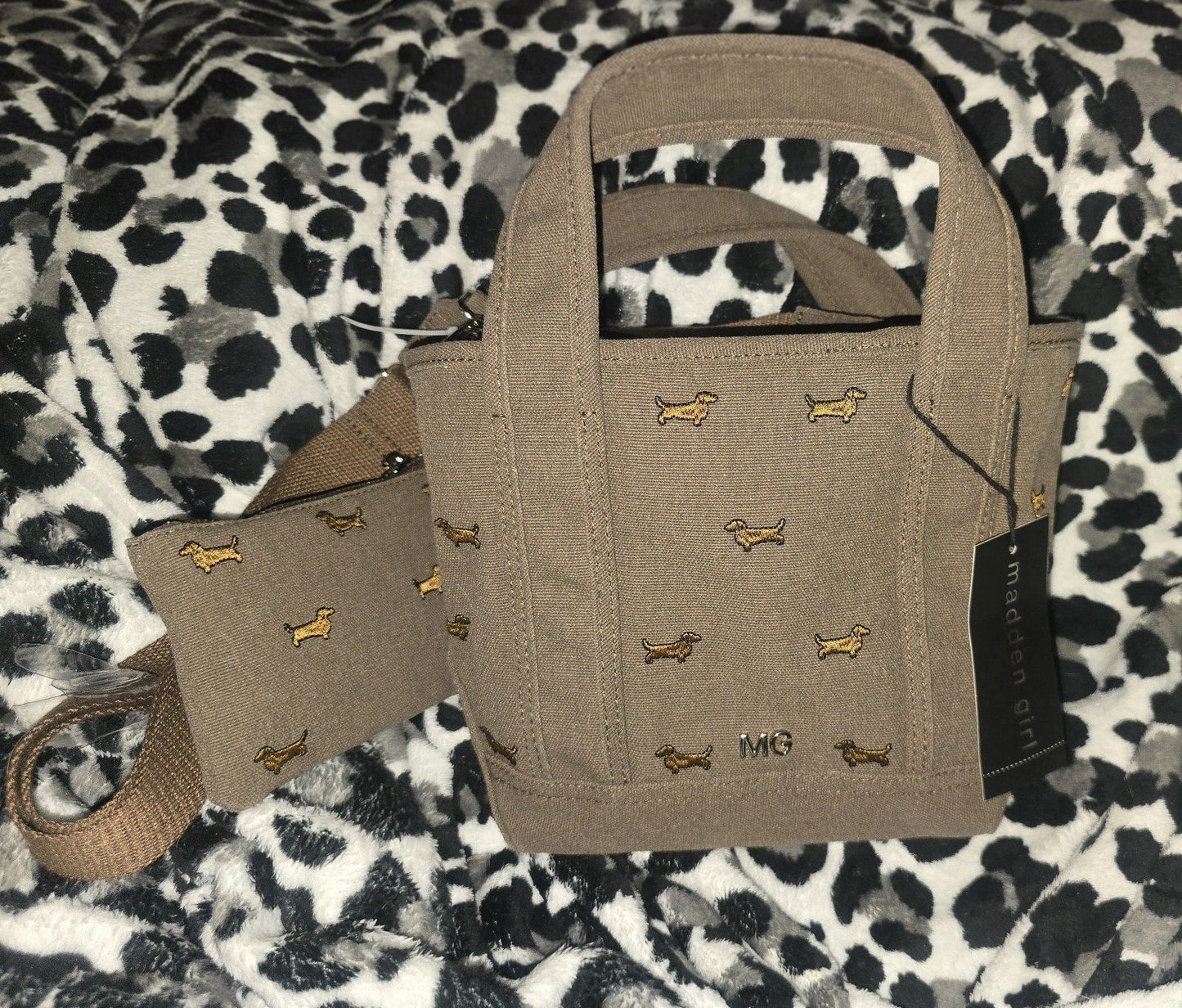 Madden Girl Dachshund Viral Tote Bag With Charms – Brown (NWT) 🐾