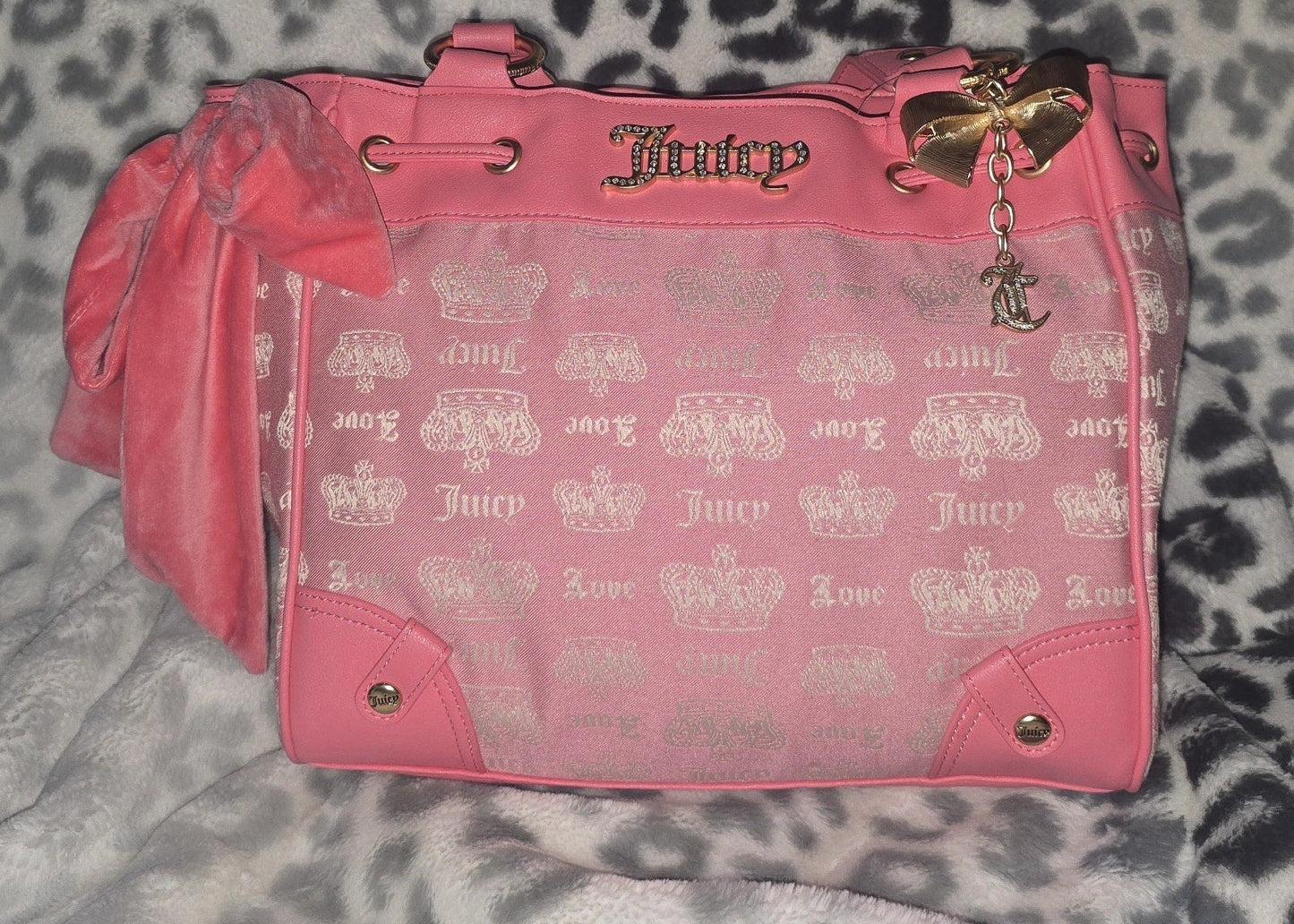 Juicy Couture Crown Vintage Couture Daydreamer Tote – Pink Lemonade