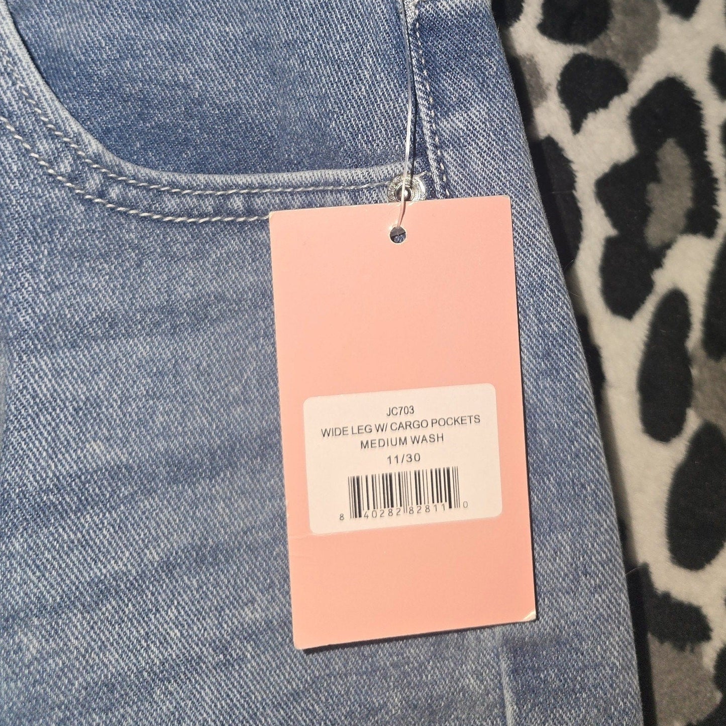 Juicy Couture Wide Leg Jeans With Cargo Pockets – Medium Wash (Size 11/30, Y2K)