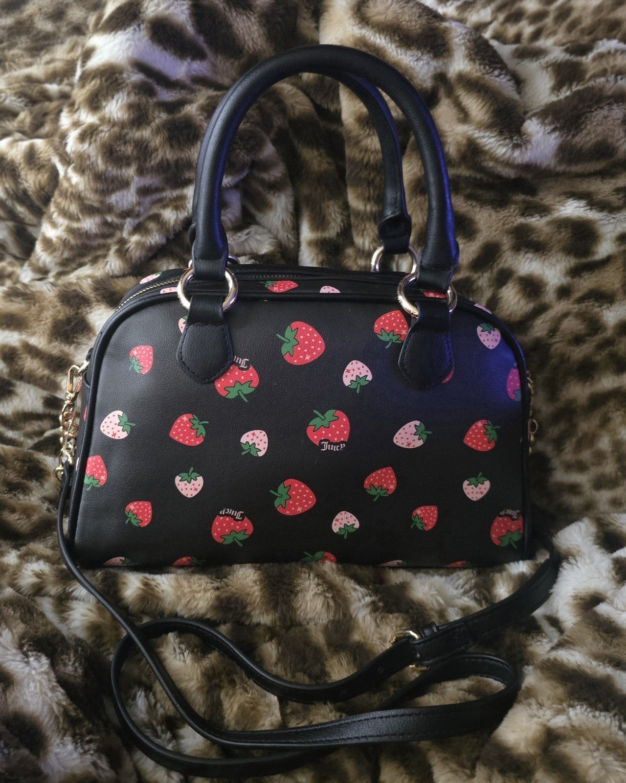 Juicy Couture Sweet N Juicy Strawberry Liquori Crossbody Satchel – Black