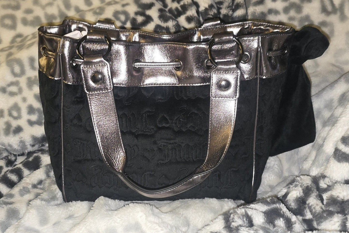 Juicy Couture Vintage Dreams Daydreamer Tote – Black Liquorice (Gunmetal Silver)
