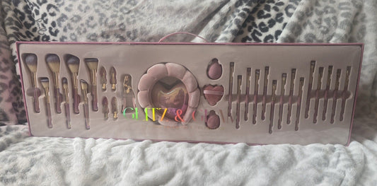 Glitz and Glam 31‑Piece Essentials Makeup Brush Collection – Limited Edition Gift Set