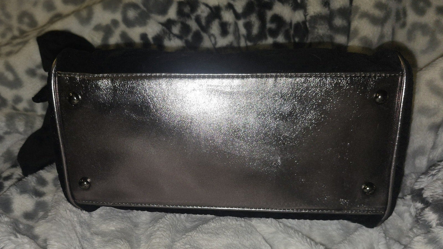 Juicy Couture Vintage Dreams Daydreamer Tote – Black Liquorice (Gunmetal Silver)